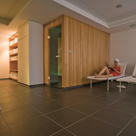 Hotel Vienna House Easy By Wyndham 4*