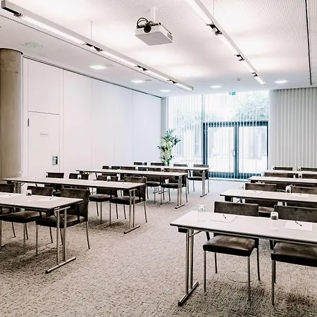 Vienna House Easy By Wyndham 4*